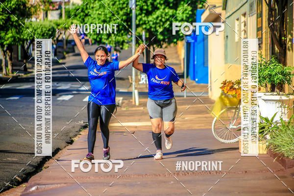 Buy your photos of the eventFLOW RUN on Fotop
