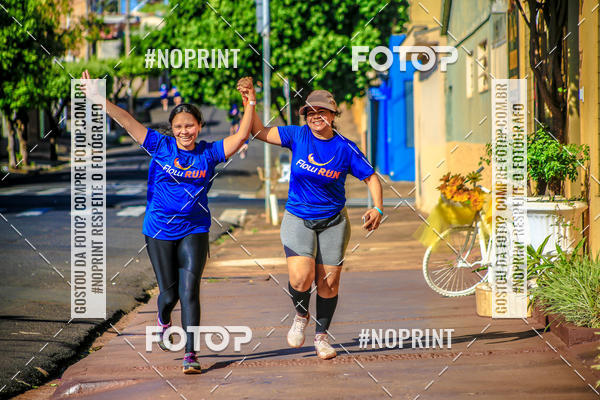 Buy your photos of the eventFLOW RUN on Fotop