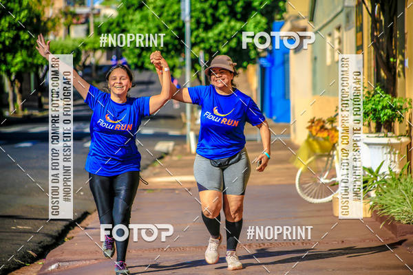 Buy your photos of the eventFLOW RUN on Fotop