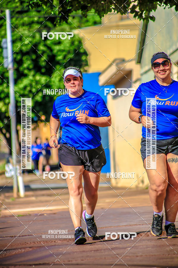 Buy your photos of the eventFLOW RUN on Fotop