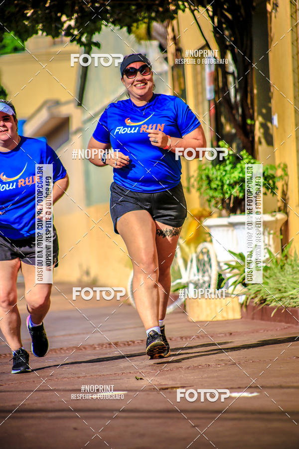 Buy your photos of the eventFLOW RUN on Fotop