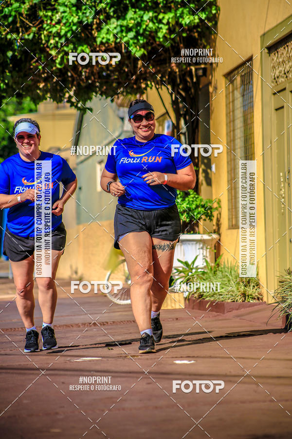 Buy your photos of the eventFLOW RUN on Fotop