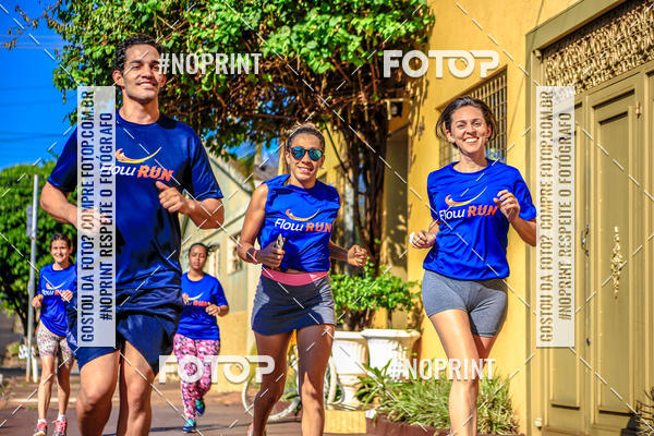 Buy your photos of the eventFLOW RUN on Fotop