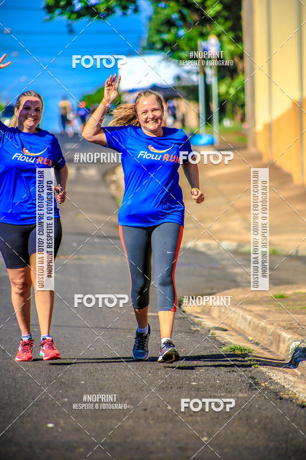 Buy your photos of the eventFLOW RUN on Fotop