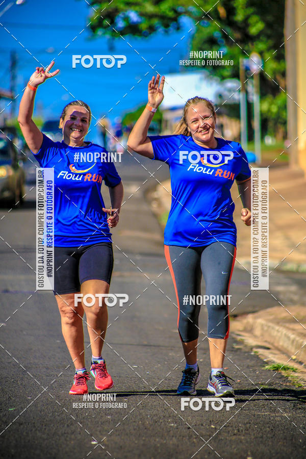 Buy your photos of the eventFLOW RUN on Fotop