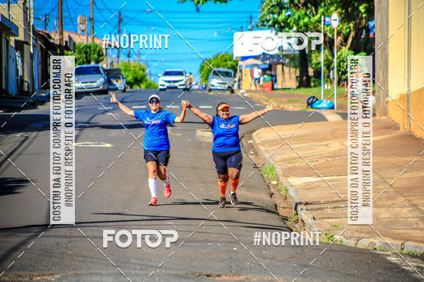 Buy your photos of the eventFLOW RUN on Fotop