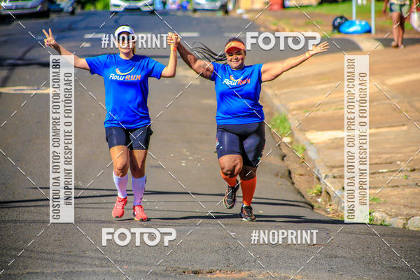 Buy your photos of the eventFLOW RUN on Fotop