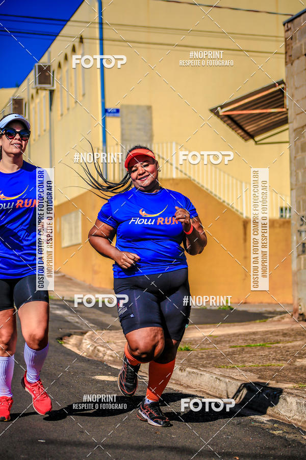 Buy your photos of the eventFLOW RUN on Fotop