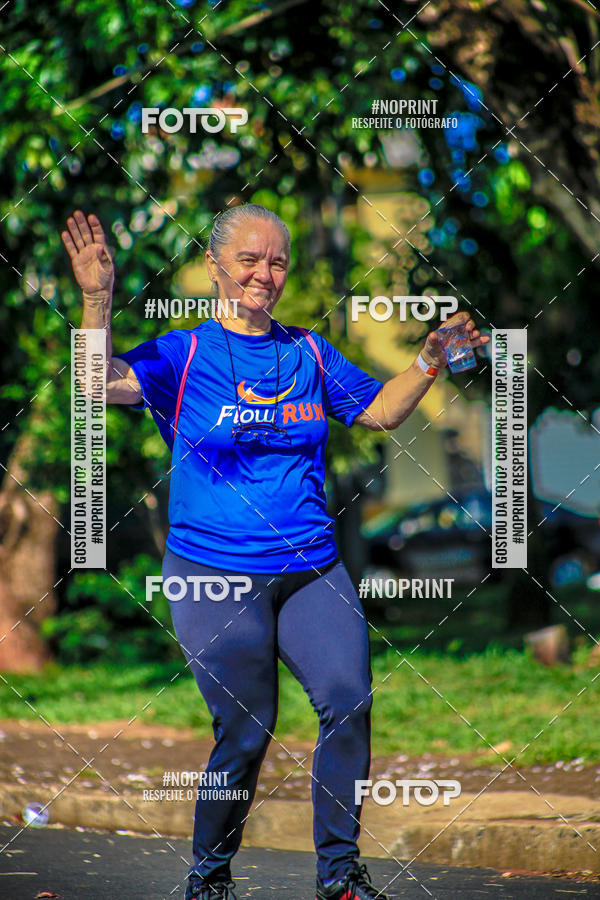 Buy your photos of the eventFLOW RUN on Fotop