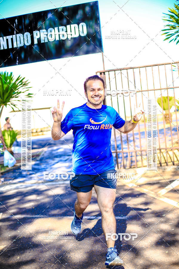 Buy your photos of the eventFLOW RUN on Fotop