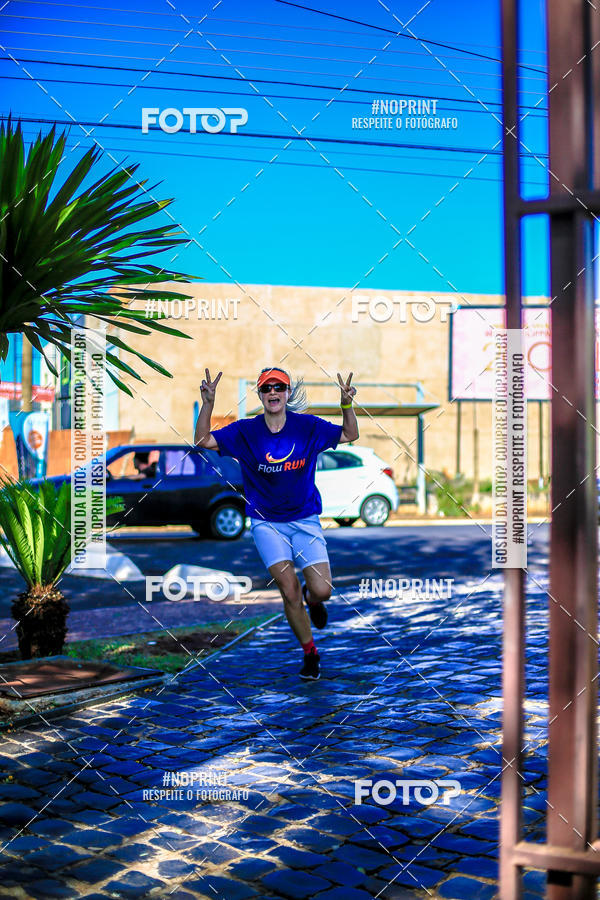 Buy your photos of the eventFLOW RUN on Fotop