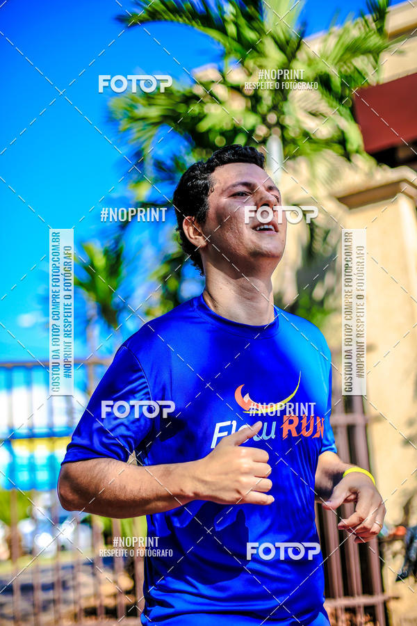 Buy your photos of the eventFLOW RUN on Fotop