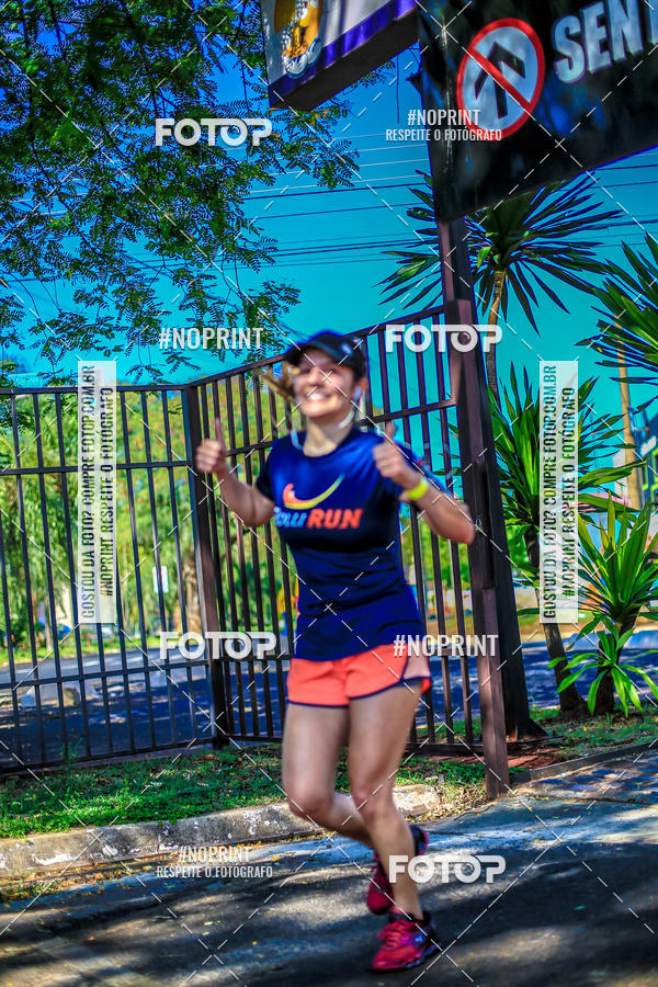 Buy your photos of the eventFLOW RUN on Fotop