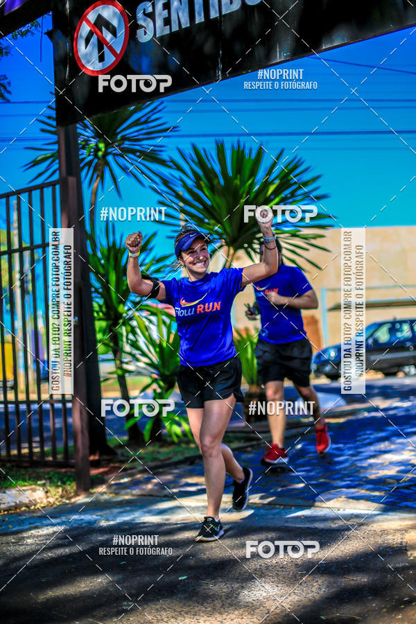 Buy your photos of the eventFLOW RUN on Fotop