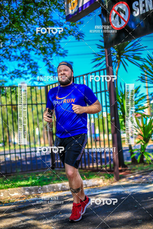 Buy your photos of the eventFLOW RUN on Fotop