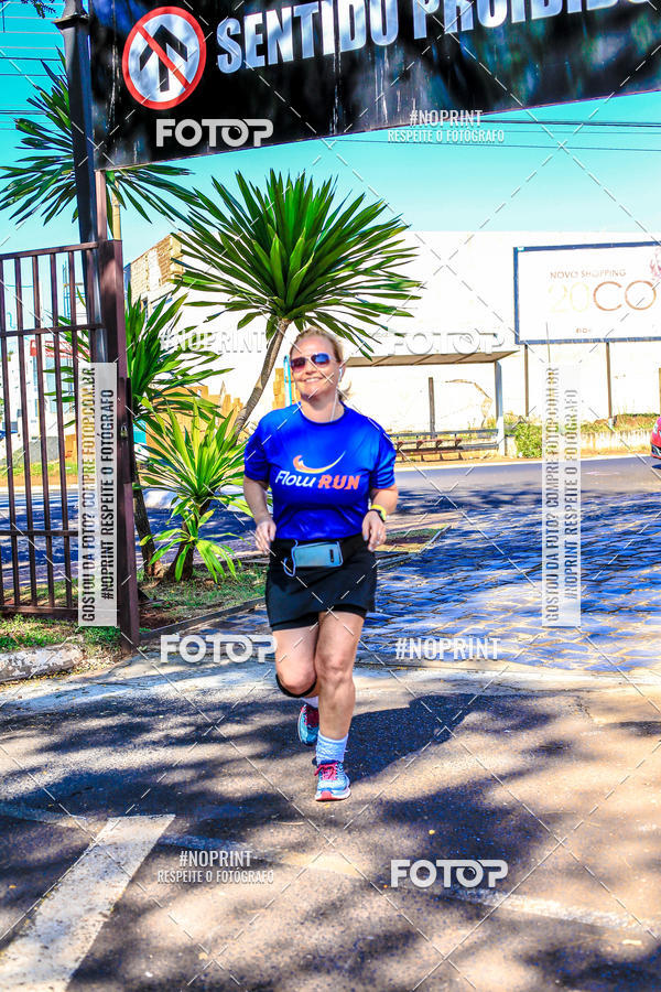 Buy your photos of the eventFLOW RUN on Fotop