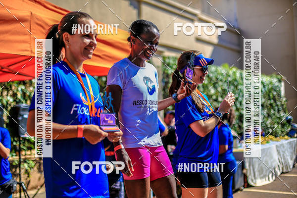 Buy your photos of the eventFLOW RUN on Fotop