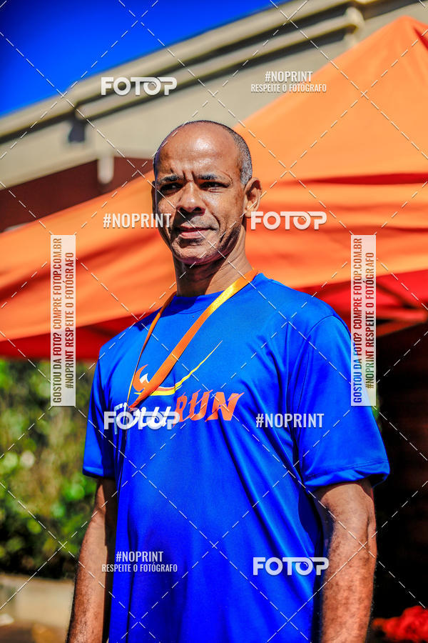 Buy your photos of the eventFLOW RUN on Fotop