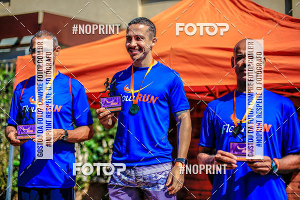 Buy your photos of the eventFLOW RUN on Fotop