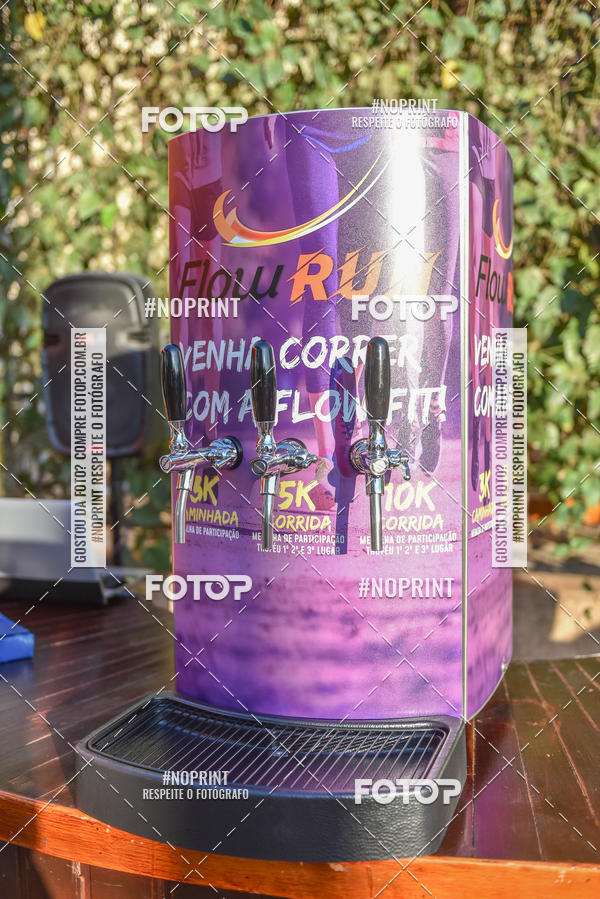 Buy your photos of the eventFLOW RUN on Fotop