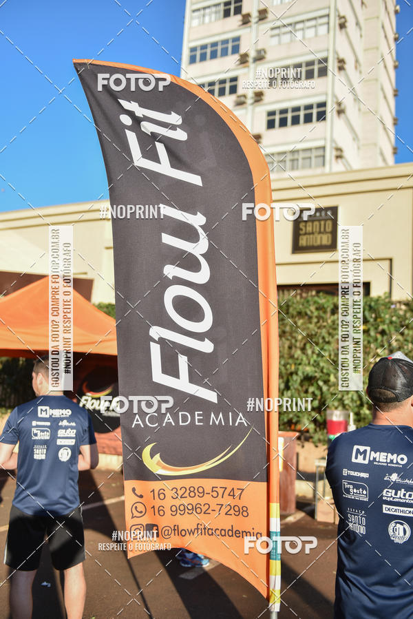 Buy your photos of the eventFLOW RUN on Fotop