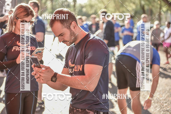 Buy your photos of the eventFLOW RUN on Fotop