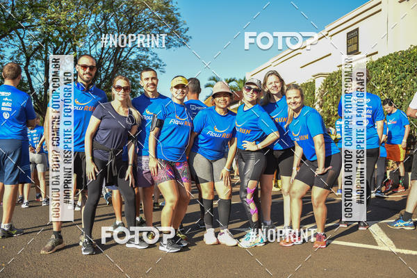 Buy your photos of the eventFLOW RUN on Fotop