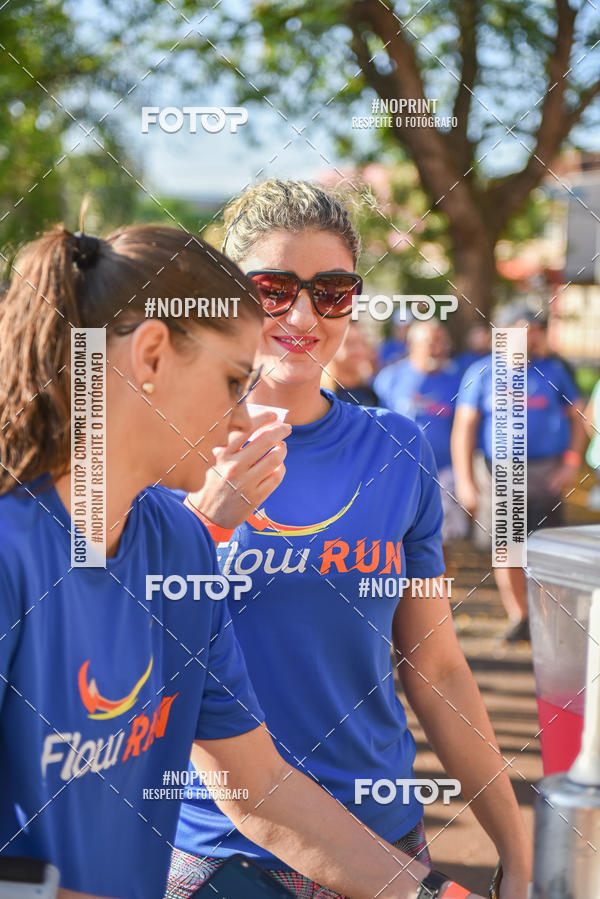 Buy your photos of the eventFLOW RUN on Fotop