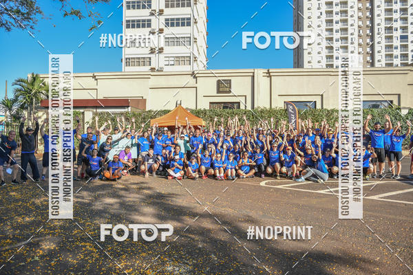 Buy your photos of the eventFLOW RUN on Fotop