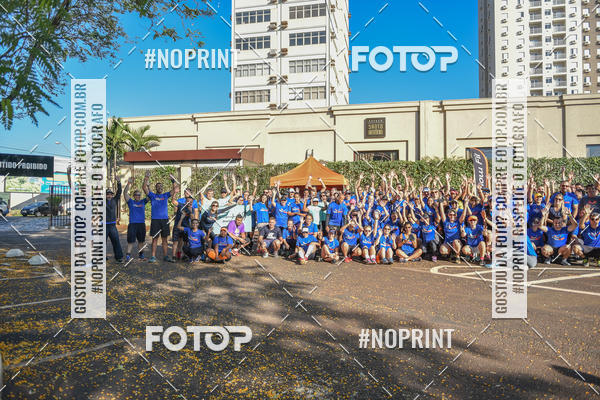 Buy your photos of the eventFLOW RUN on Fotop