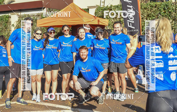Buy your photos of the eventFLOW RUN on Fotop