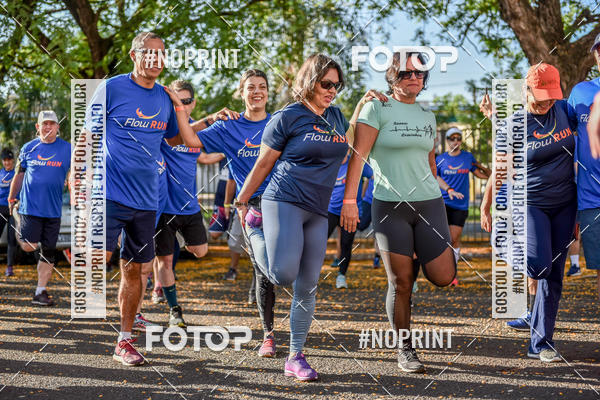 Buy your photos of the eventFLOW RUN on Fotop