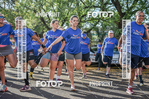 Buy your photos of the eventFLOW RUN on Fotop