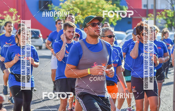 Buy your photos of the eventFLOW RUN on Fotop
