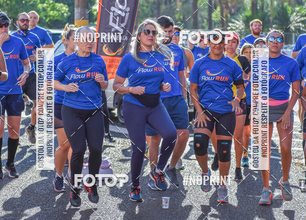Buy your photos of the eventFLOW RUN on Fotop