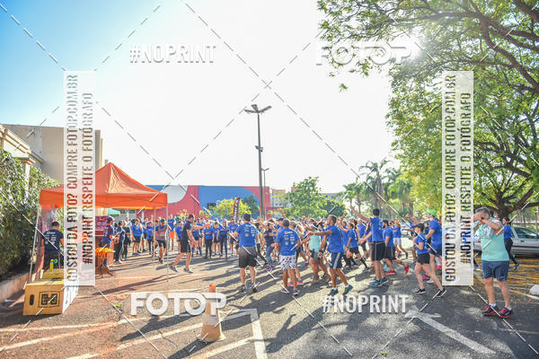 Buy your photos of the eventFLOW RUN on Fotop
