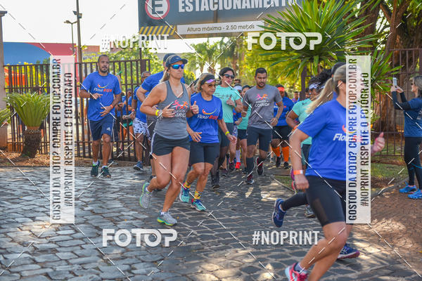 Buy your photos of the eventFLOW RUN on Fotop