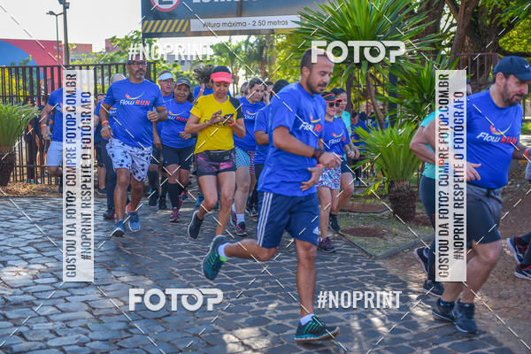 Buy your photos of the eventFLOW RUN on Fotop