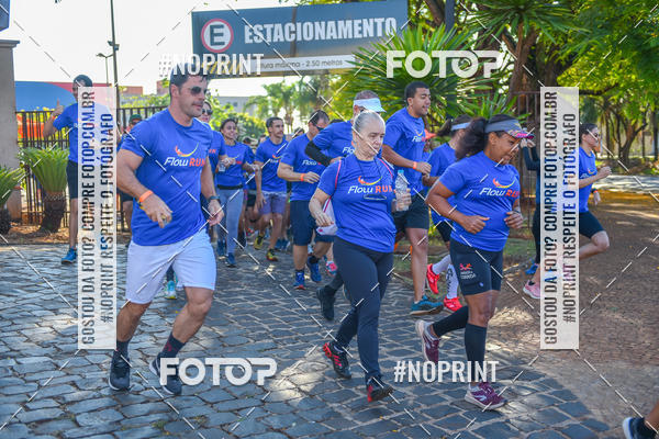 Buy your photos of the eventFLOW RUN on Fotop