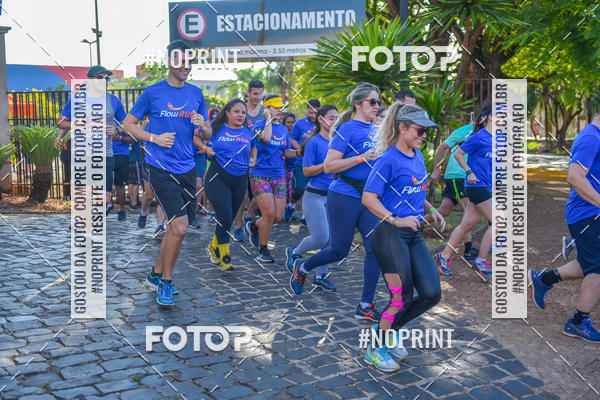 Buy your photos of the eventFLOW RUN on Fotop