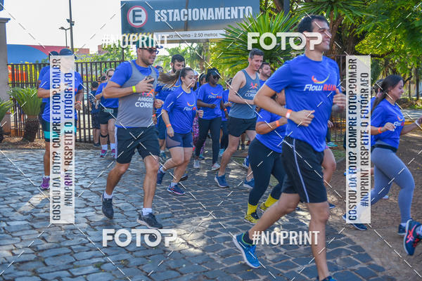 Buy your photos of the eventFLOW RUN on Fotop
