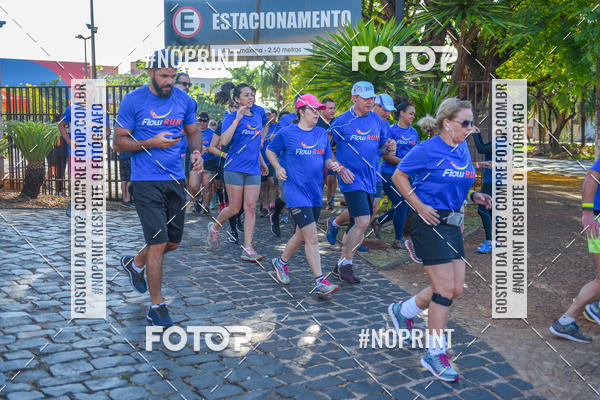 Buy your photos of the eventFLOW RUN on Fotop
