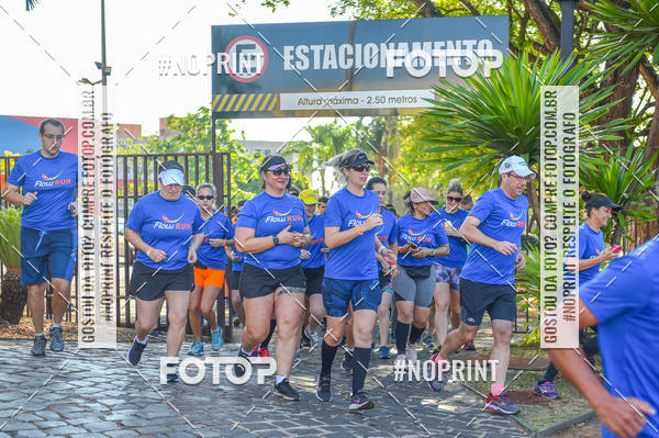 Buy your photos of the eventFLOW RUN on Fotop