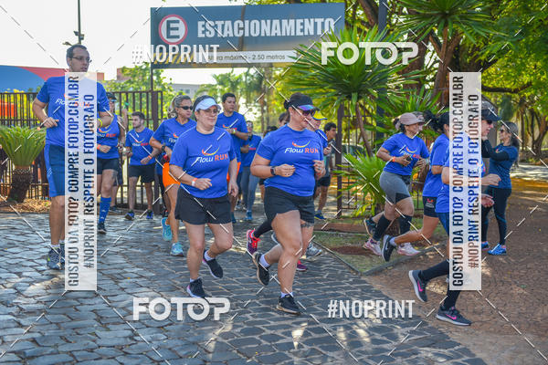 Buy your photos of the eventFLOW RUN on Fotop