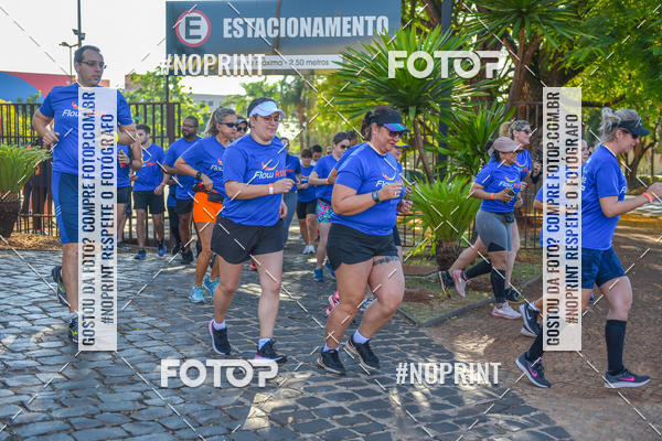 Buy your photos of the eventFLOW RUN on Fotop