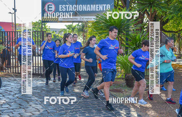 Buy your photos of the eventFLOW RUN on Fotop