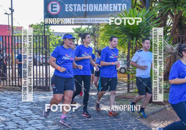Buy your photos of the eventFLOW RUN on Fotop