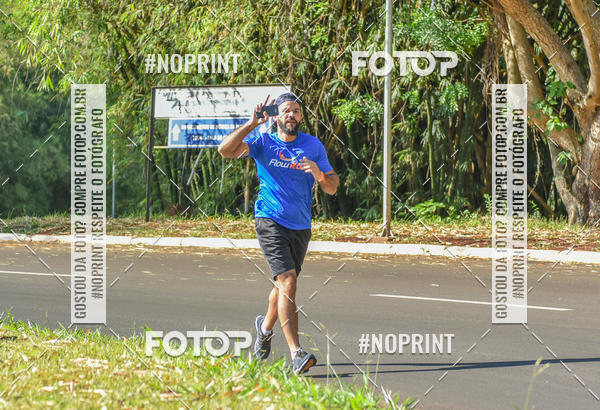 Buy your photos of the eventFLOW RUN on Fotop