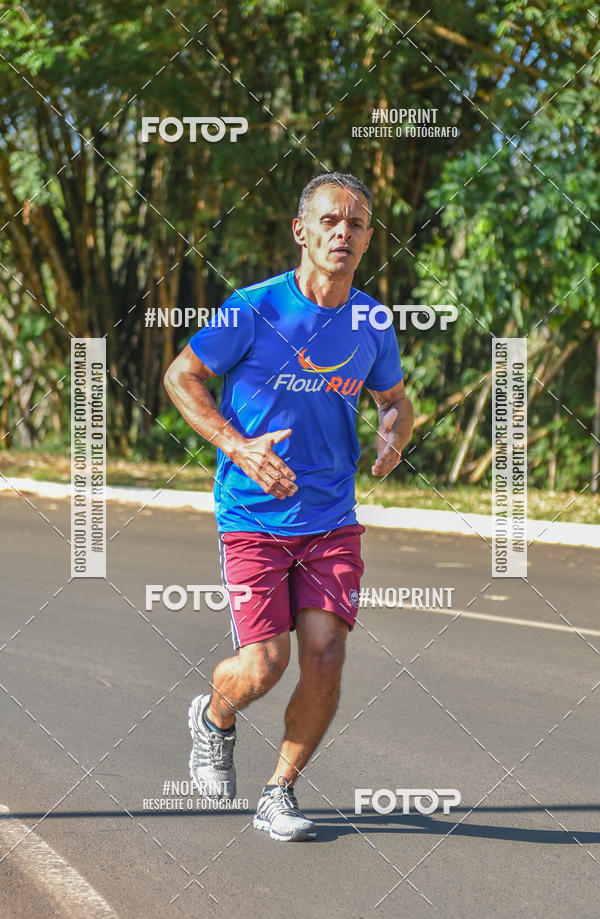 Buy your photos of the eventFLOW RUN on Fotop