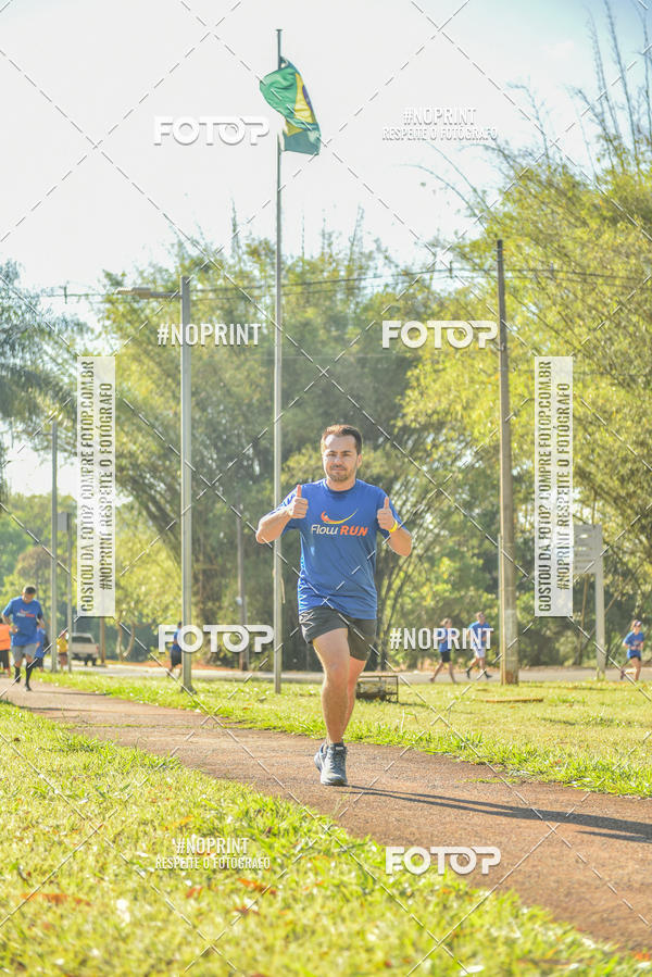 Buy your photos of the eventFLOW RUN on Fotop